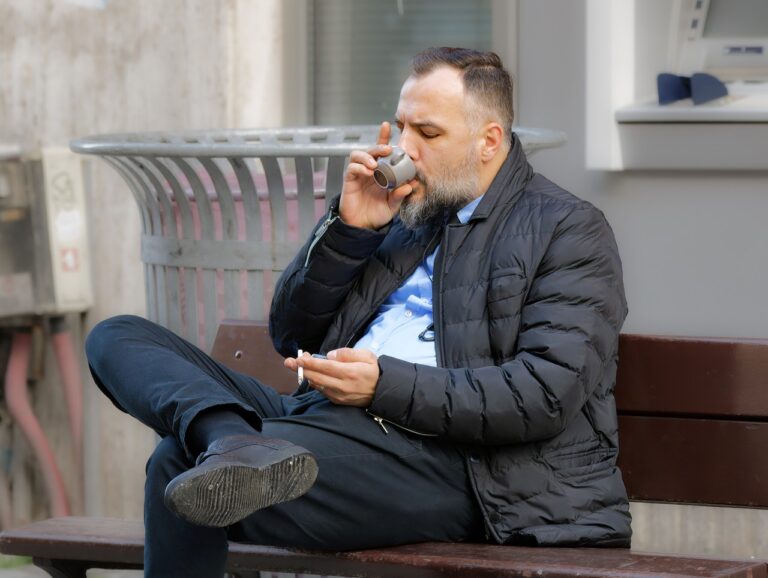 The Influence of Social Media on Lifestyle Choices and Trends